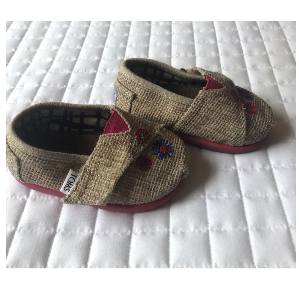 Little Girl Toms with Flower Embroidery Detailing - Picture 3 of 4